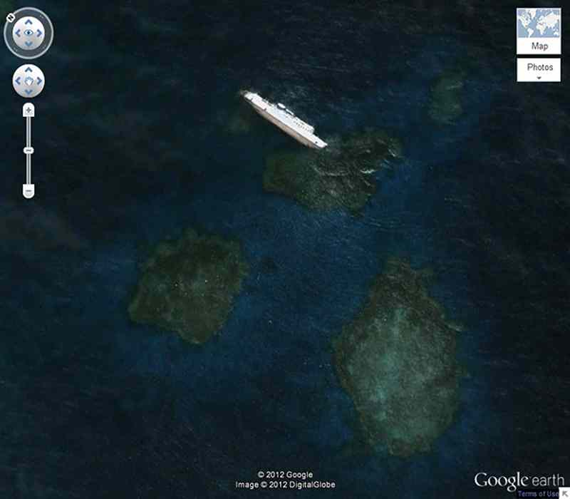 Jasmine shipwreck in Sudan, photo source: Google Earth, photographer: unknown