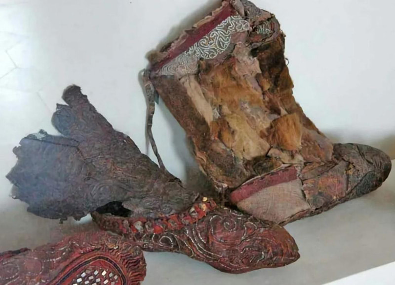 2,300-year old boot in the State Hermitage Museum in Russia; Photo source: Earthly Mission; Name of the photographer: unknown