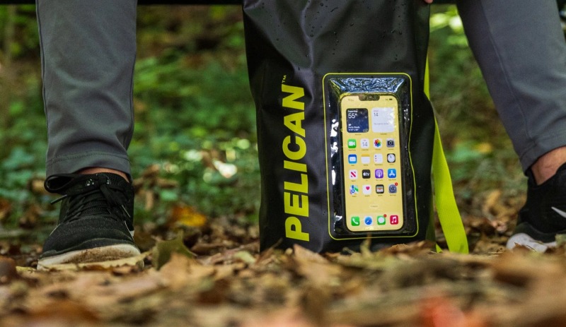 Waterproof bag with special compartme for mobile phone. Source: walmart.com website; Photographer: Unknown