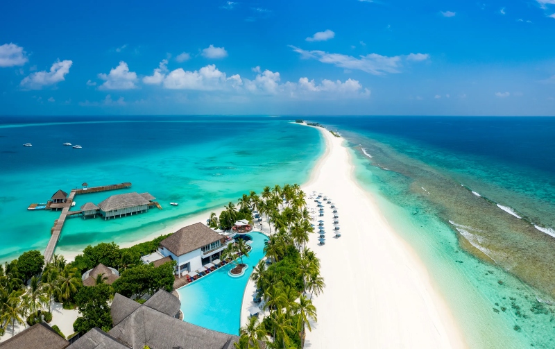 Island with atoll in Maldives; Photo source: craveler.com. Photographer: Unknown
