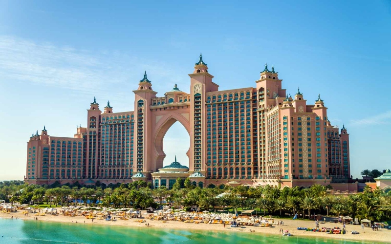 Palm Jumeirah artificial islands in Dubai; Photo source: tripsavvy.com. Photographer: Unknown