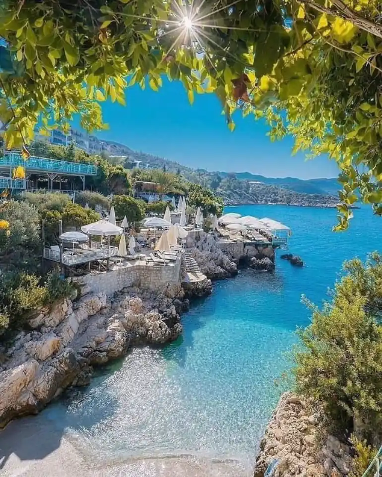 Küçük Çakıl Beach