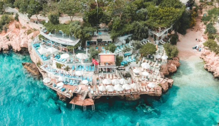 Küçük Çakıl Beach