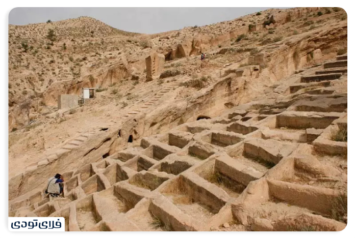 Rock cemeteries of Bandar Siraf