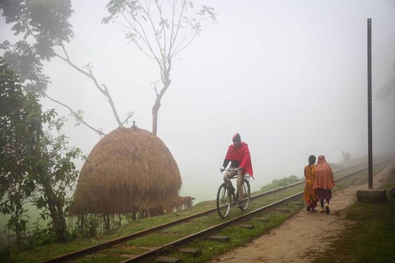 Train tracks in Bangladesh in wier fog; Photo source: 121clicks.com; Photographer: Mou Aysha