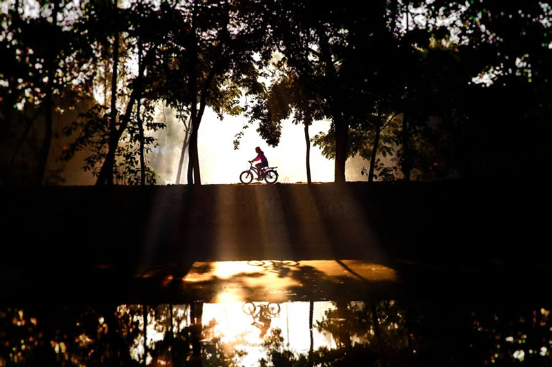 wier sunset in rural Bangladesh; Photo source: 121clicks.com; Photographer: Mou Aysha