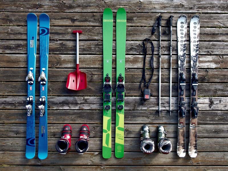 Ski equipme with various designs; Photo source: mayamaya.ch; Photographer: Unknown