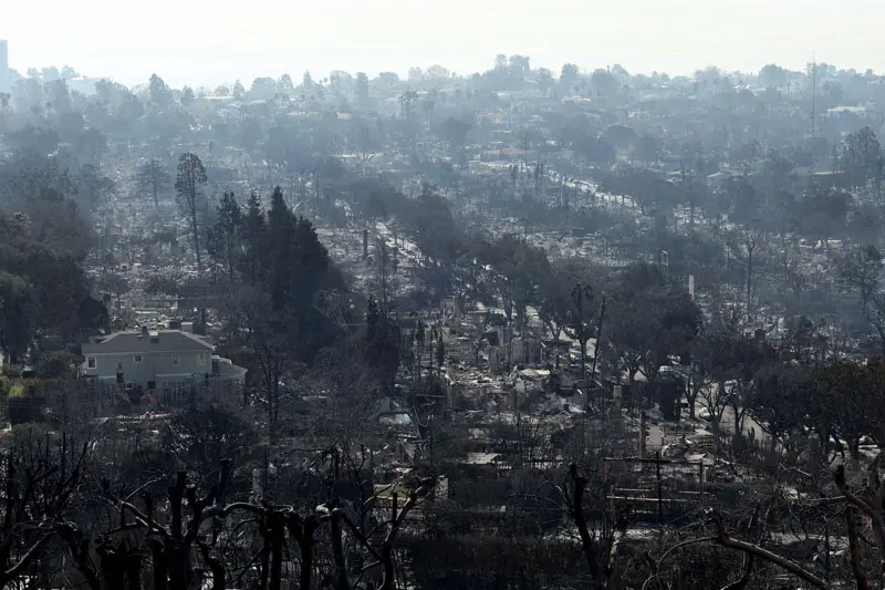 the bur streets of Los Angeles; Photo source: Reuters; Photographer: Mike Blake