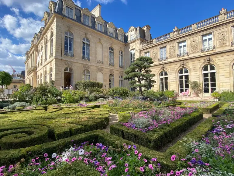 The best time to visit the Elysee Palace