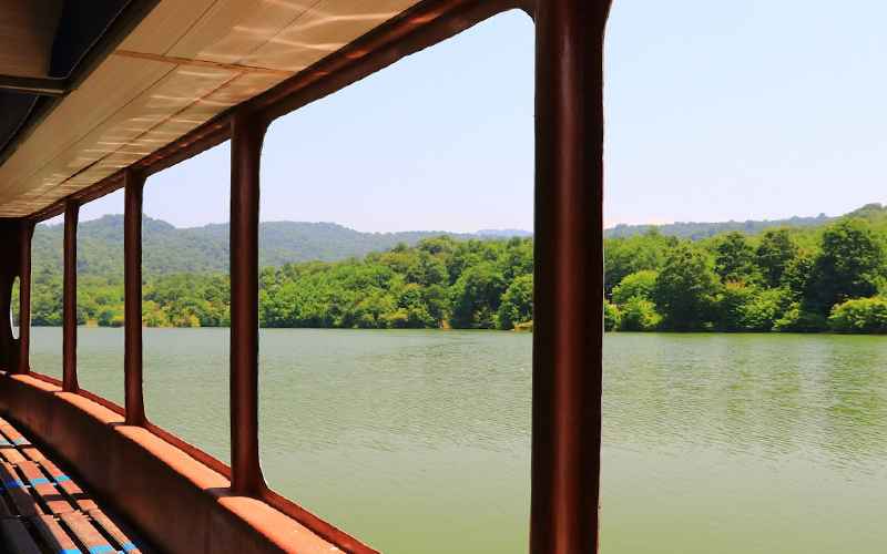Boating in Barinjstank Lake, photo source: Google Map, photographer: Hamid Bayat