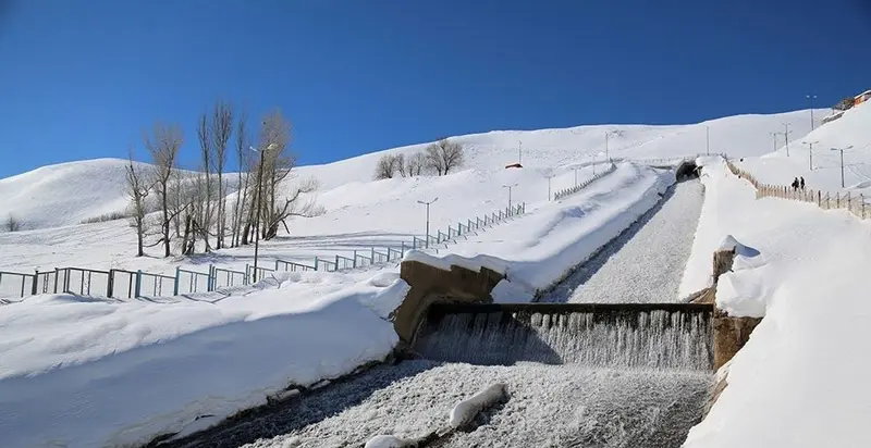 Kohrang tunnel in snowy wier; Photo source: tehranbehesht.news; Photographer: Unknown