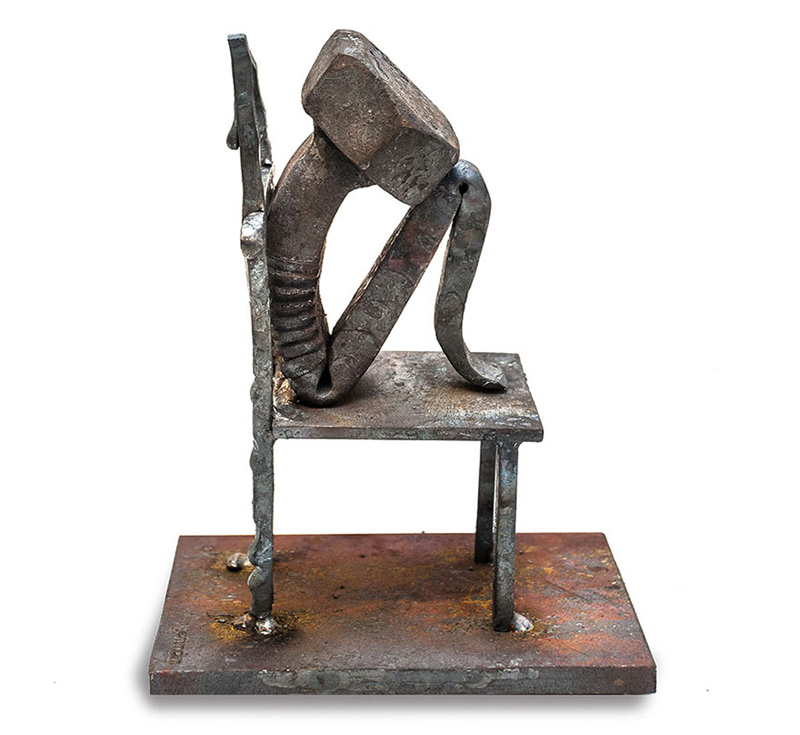 nail kneeling