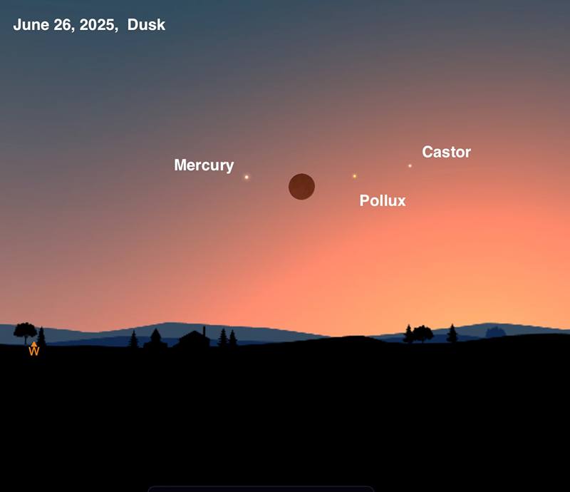Moon and Mercury comparison, photo source: nationalgeographic.com, author: ANDREW FAZEKAS