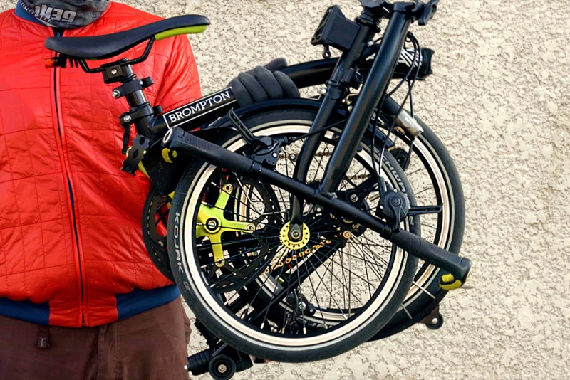 portable folding bike when folded; Photo source: gearjunkie.com. Photographer: Unknown