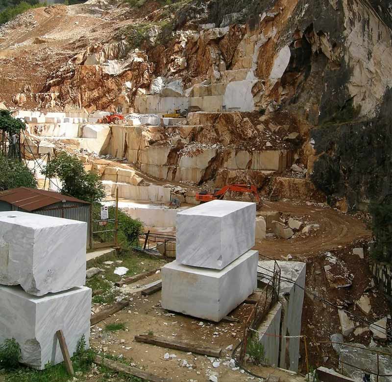 marble from the Alps; Photo source: omarmoalvoproducciones, photographer: unknown