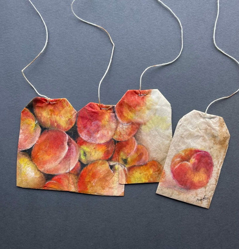 Paiing of peach fruit on tag