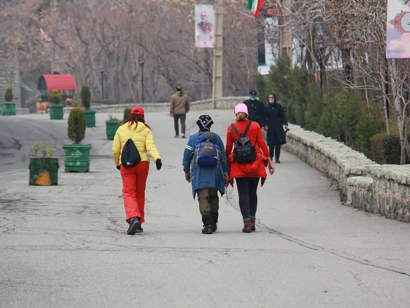 Hikers on the hiking trail of the resort; Photo Source: Orierips, Photographer: Unknown