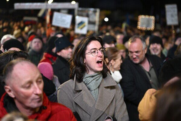 Prime Minister of Slovakia: One third of the participas in the rece protests are Ukrainians