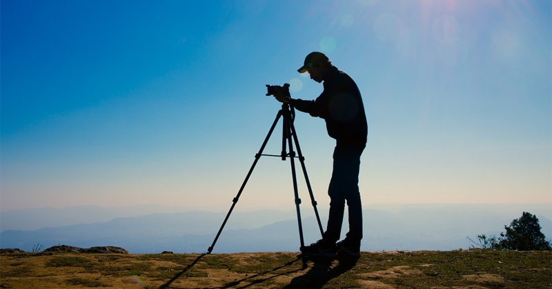 Use of camera and tripod in nature; Photo source: linkedin.com. Photographer: Unknown