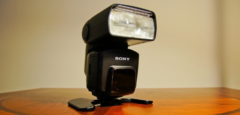 external flash; Photo source: dailywildlifephoto.nathab.com. Photographer: Unknown