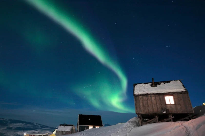 Northern lights in Greenland; Photo source: edition.cnn.com. Photographer: Unknown
