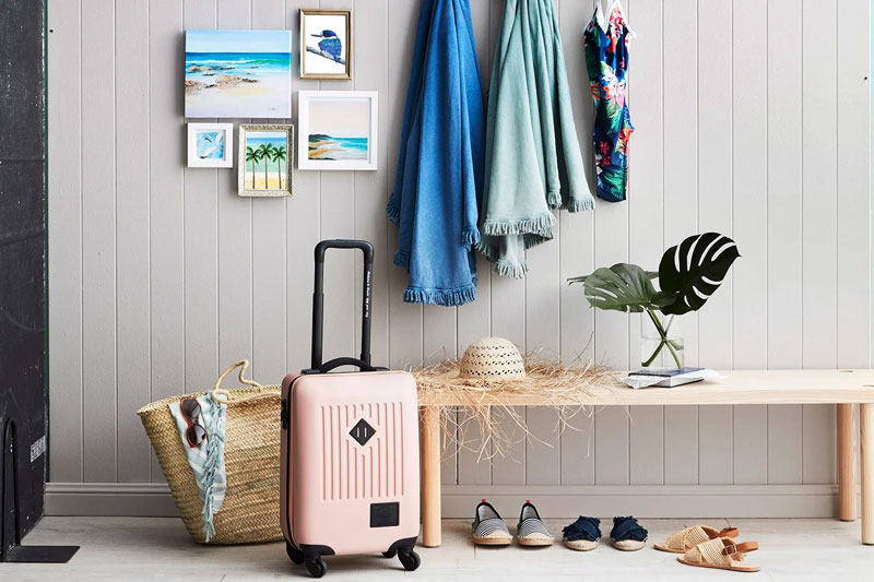 Girly lighter suitcase; Photo Source: luggage.travel; Photographer: Unknown