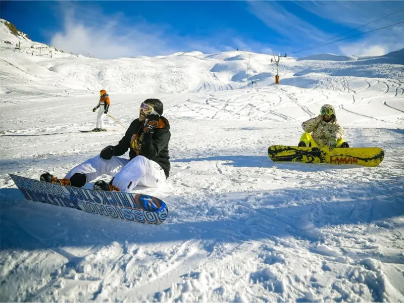 Snowboard on the resort ski resort; Photo Source: Gotraveliran.com. Photographer: Unknown