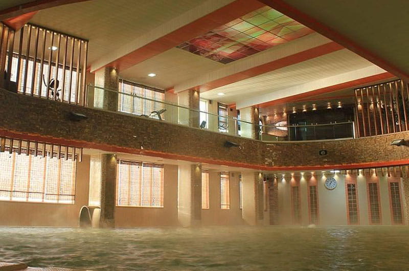 Width spa pool