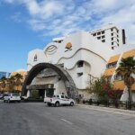 Arian Kish Hotel entrance; Photo source: Google Map; Photographer: Morteza Borji