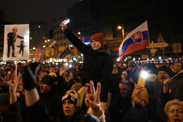 Prime Minister of Slovakia: One third of the participants in the recent protests are Ukrainians