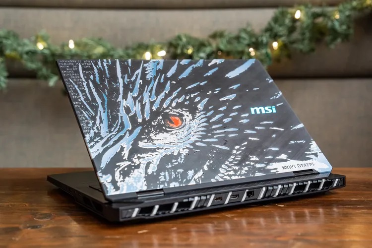 Titan 18 HX Dragon Edition