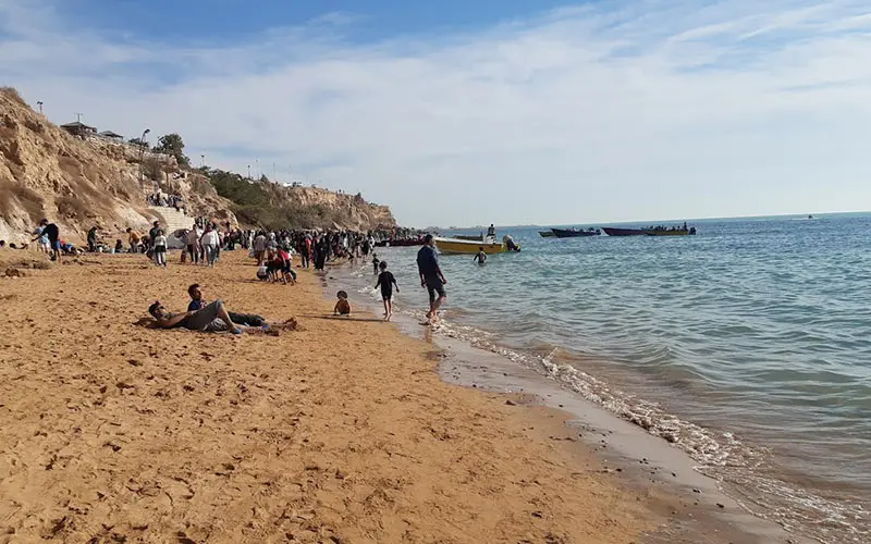Tourists on the beach of Remihar Bushehr, photo source: Google Map, photographer: Ali Mozheri