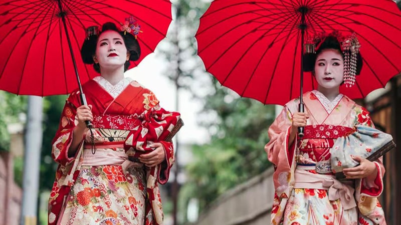 Gynepal History: Gisha Alley in Japan