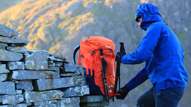 Lightweight mouaineering backpack. Source: LiveFortheoutdoors.com website; Photographer: Unknown
