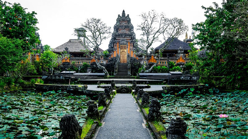 Bali Cultural Ceremony: Saraswati (Saraswati)