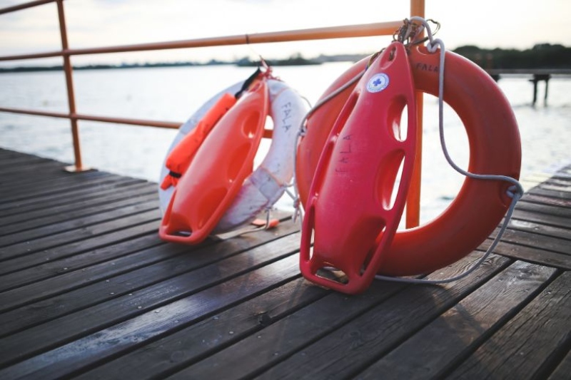 Rescue tube in safety equipme in sailing; Photo Source: alfablog.ir. Photographer: Unknown