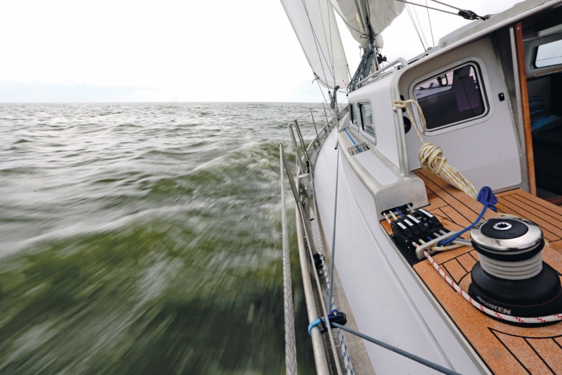 Rope and boating equipme at sea; Photo Source: Sailmagazine.com. Photographer: Unknown