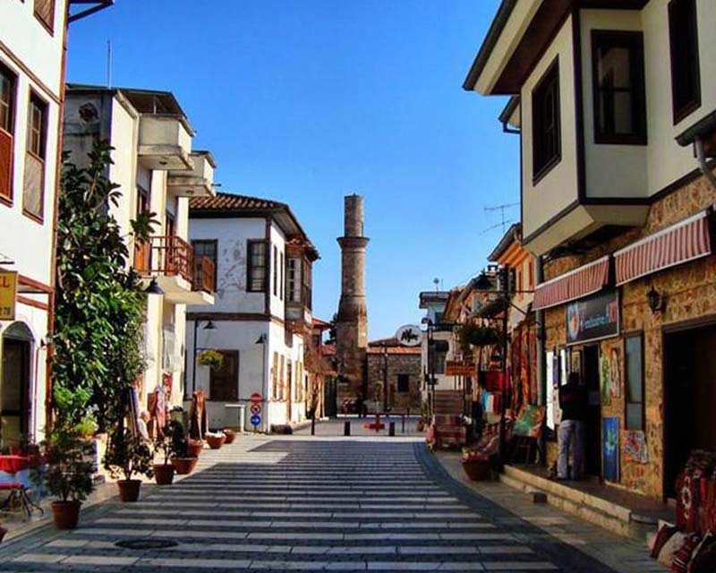 Where to go Aalya? From sunny beaches to exciting purchases!