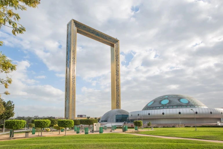 Dubai frame