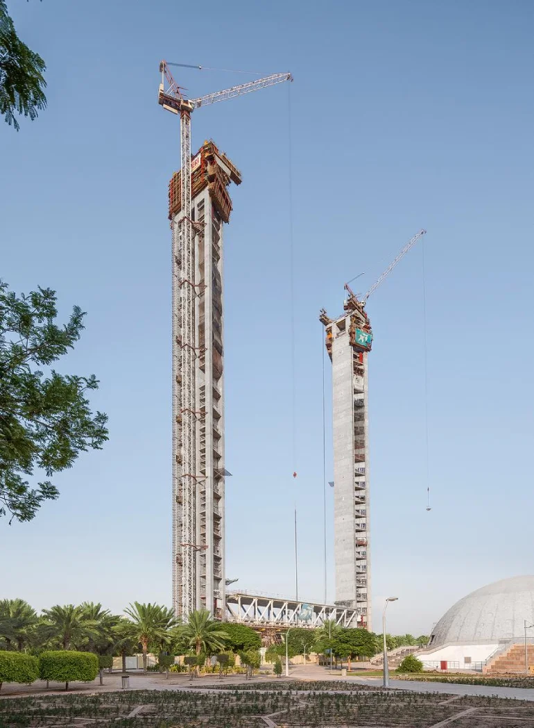 Dubai frame map and architecture