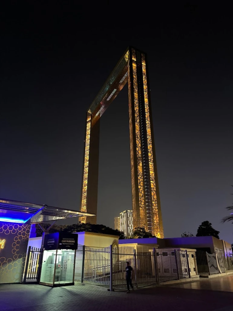 Dubai frame