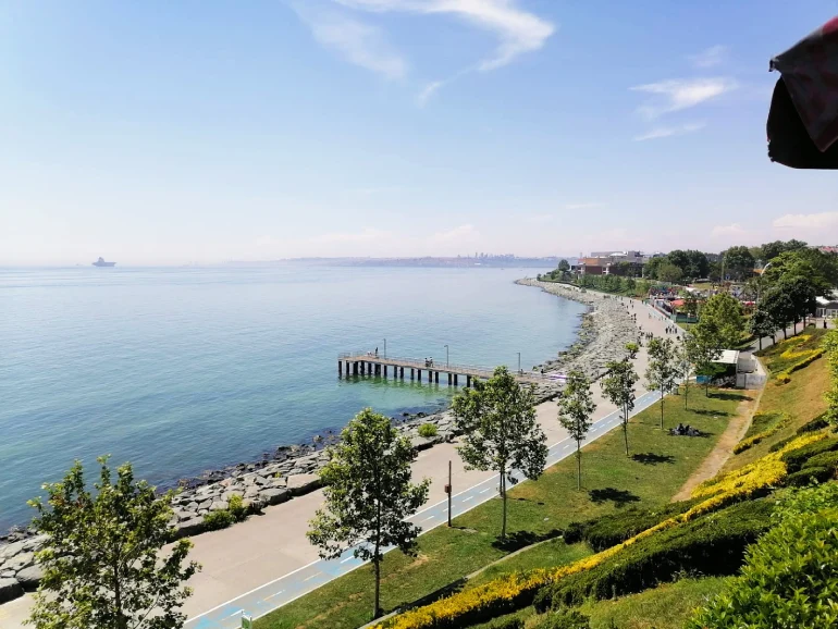 Istanbul's Floria Coast; Sunshine Sunshine 7 Floria Beach