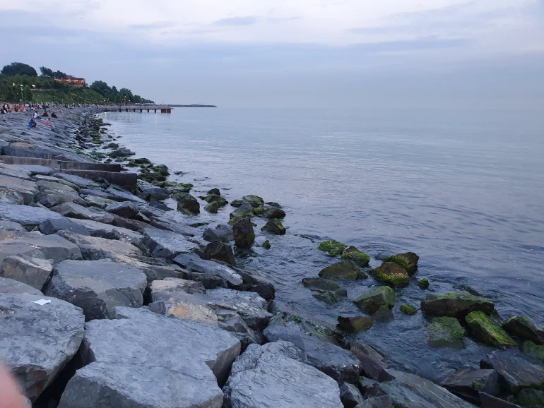 Istanbul's Floria Coast; Sunshine Sunshine 16 Floria Beach