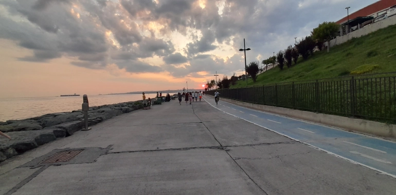Istanbul's Floria Coast; Sunshine Sunshine 13 Nature and walking