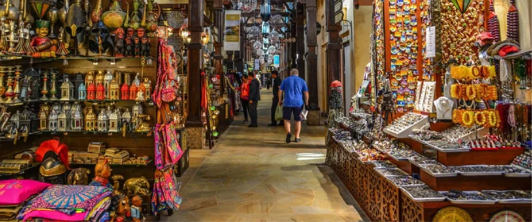 Dubai shopping malls to buy souvenirs