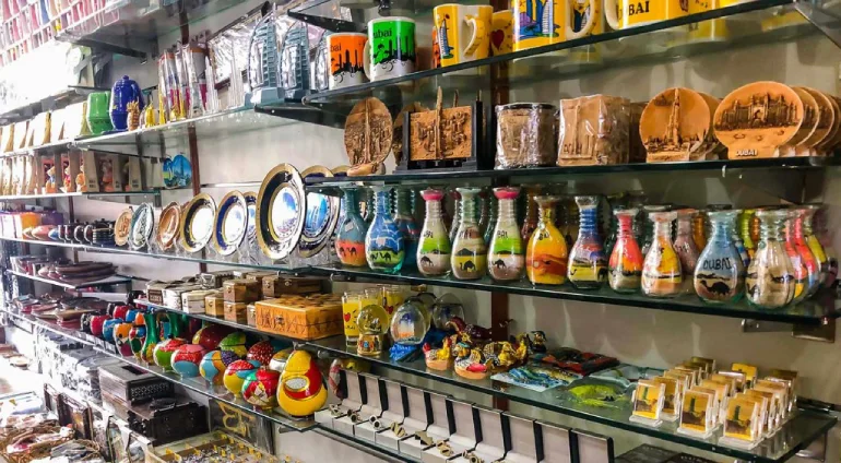 Dubai shopping malls to buy souvenirs