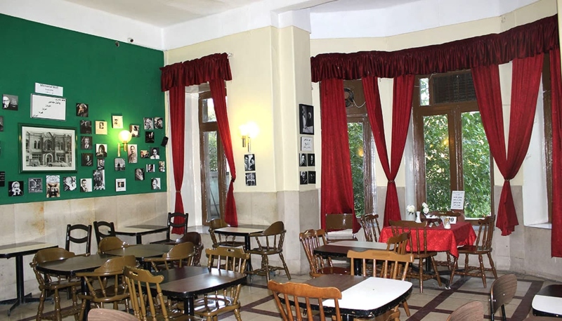 The old space of the Naderi cafe; Photo Source: Chika.ir site. Photographer: Unknown