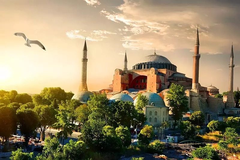 Ayasufiyah Türkiye, Photo Source: Istanbul.com, Photographer: Unknown 