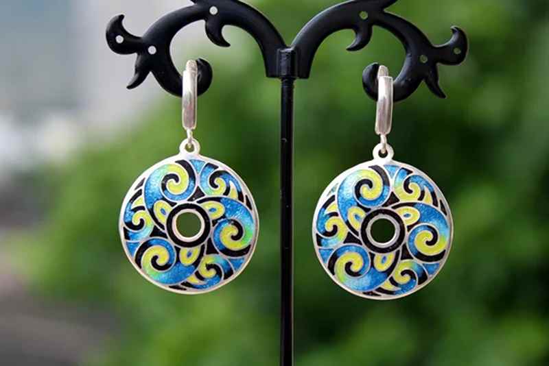 Tbilisi Enamel Jewelry, Photo Source: I.etsystatic.com, Photographer: Unknown