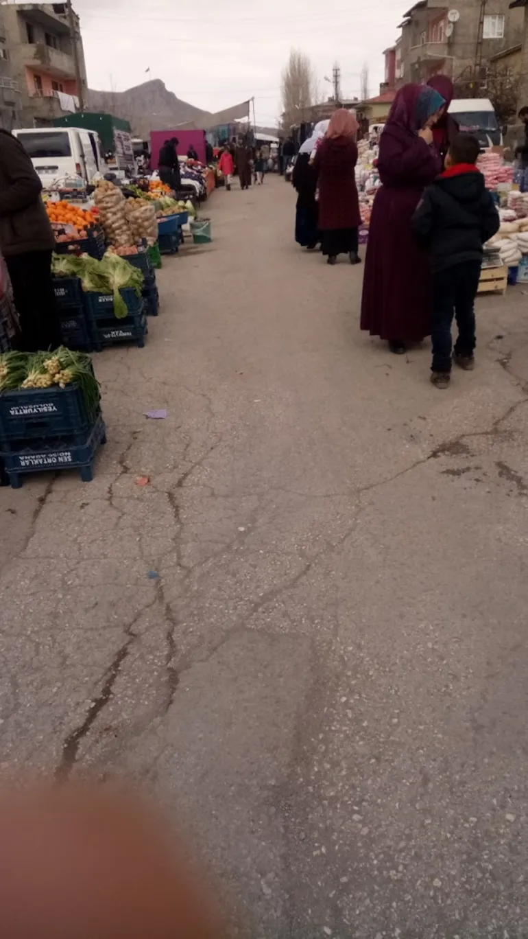 Van Market Friday (Cuma Pazarı)